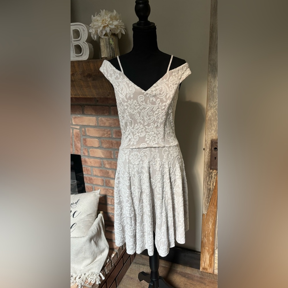 Blue Rain Fit & Flare Off the Shoulder Beige Dress Size M